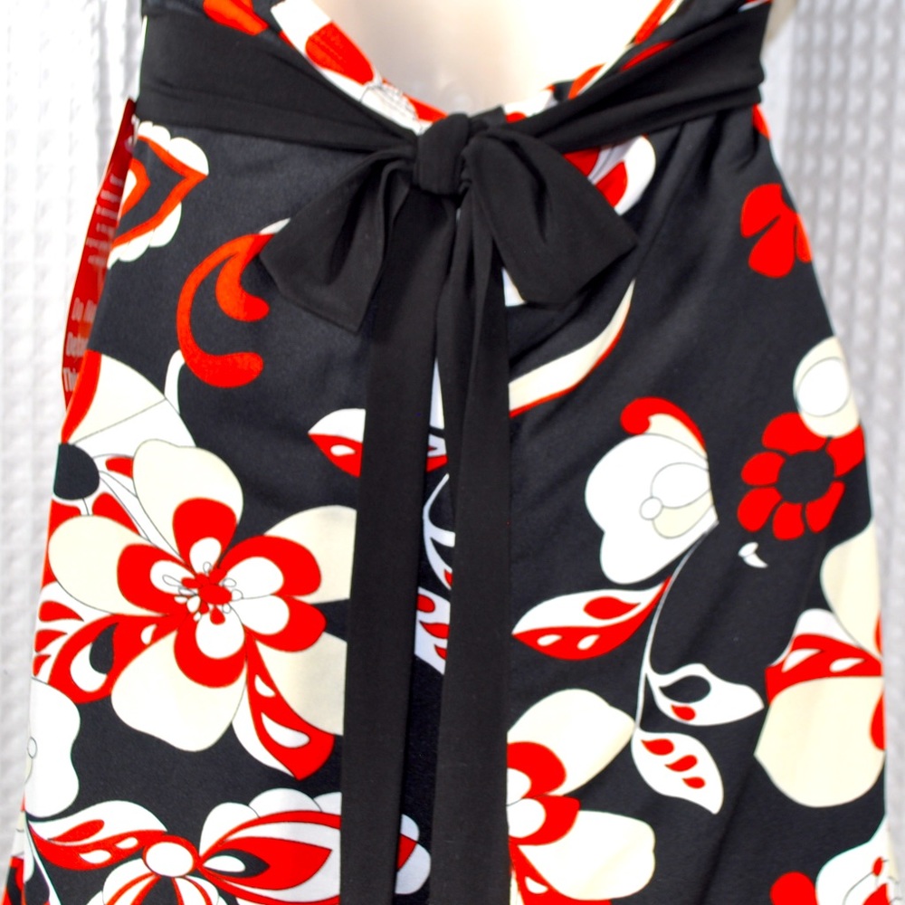 NWT Love Tease Bold Floral Black Red And White Halter Dress Women’s Size Large - Picture 6 of 8